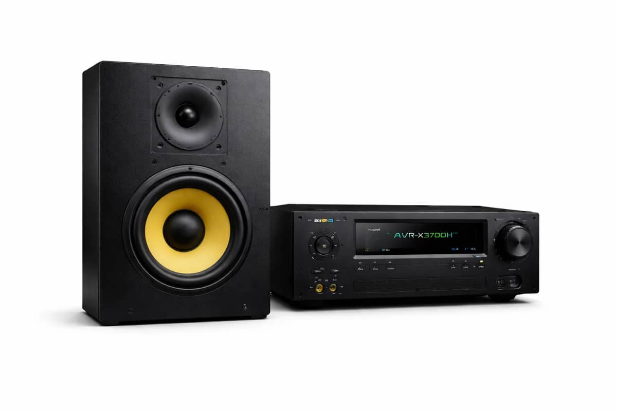 Yamaha professional audio mixer console product photo
